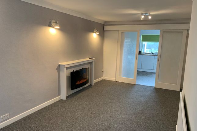 48, Carmarthen photo 3