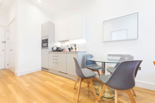 Flat 6, Atria House, Slough photo 2