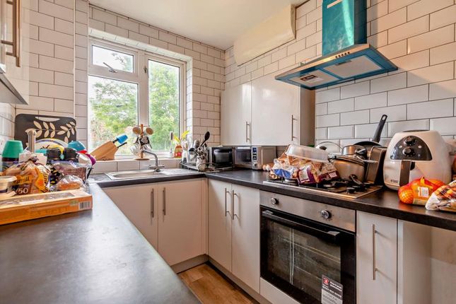 39, Tolcarne Drive, Pinner photo 3