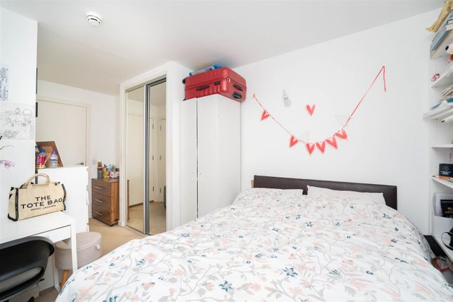 Cardinal Building, Flat 606, High Point Village, Station Approach, Hayes photo 4