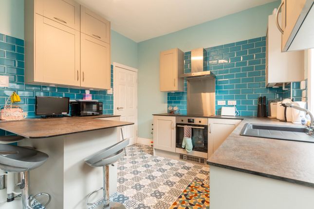 18, Percy Street, West Yorkshire photo 3