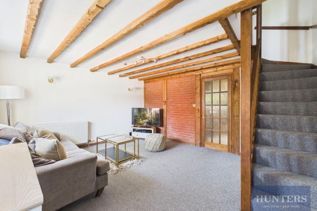 21, Rolleston Way, Cheltenham photo 2