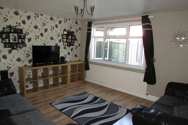 93, Tirrington, Peterborough photo 2