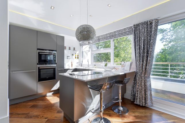 Flat for sale in Old Church Street, Chelsea