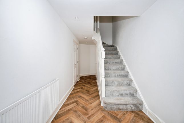 5, Gilliburns Fold, Manchester photo 4