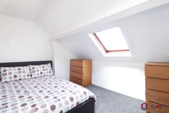 30 Avenue Road, Rotherham photo 4