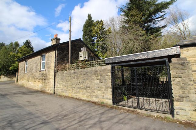 West Lodge,, Woodlands Drive, Bradford photo 2