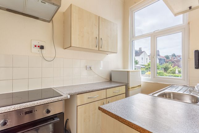 Flat 4 60 Bonchurch Road, Brighton photo 3