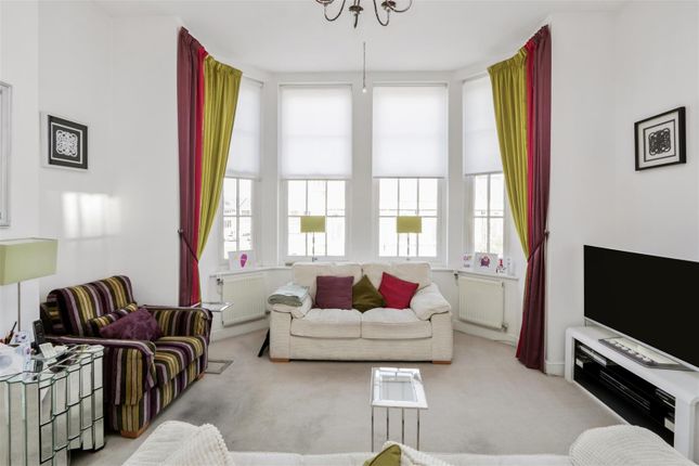 31, Chapel Drive, Dartford photo 3