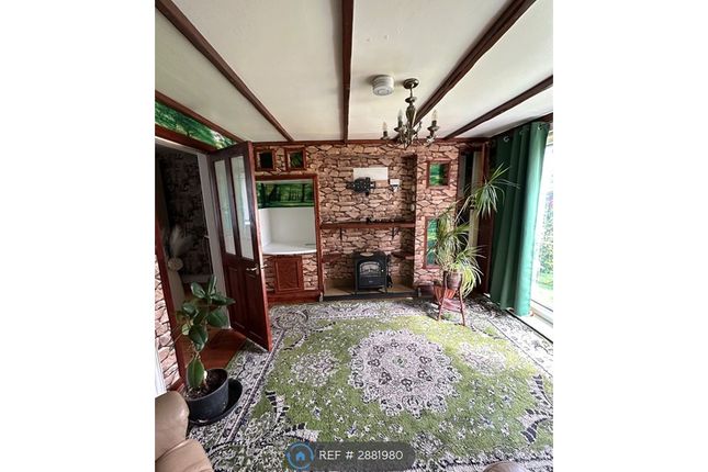 A Essex Road, Bircotes, Doncaster photo 5