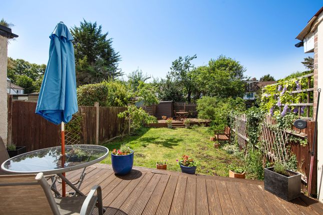 38 Sheringham Road, London photo 4