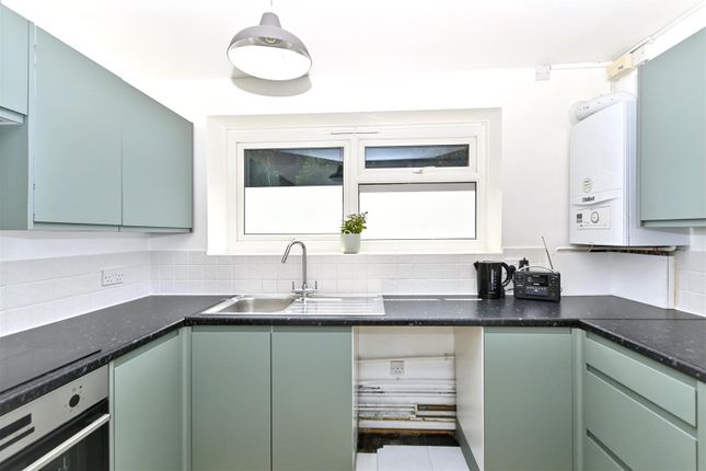 42, Lanark Court, Hamsey Close, Eastbourne photo 3