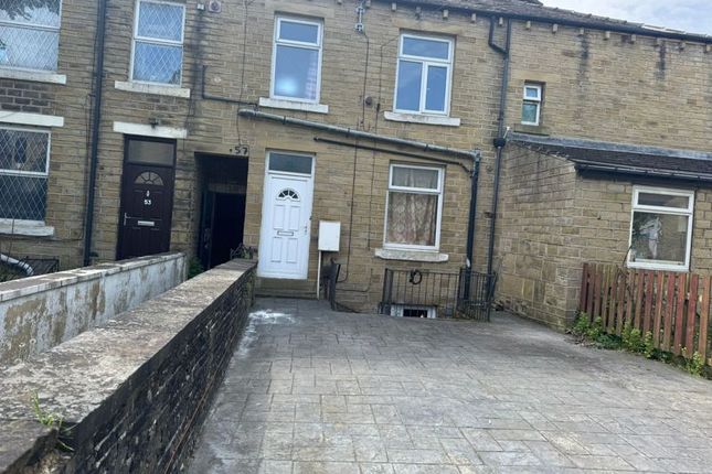 Thumbnail Flat to rent in Spaines Road, Huddersfield