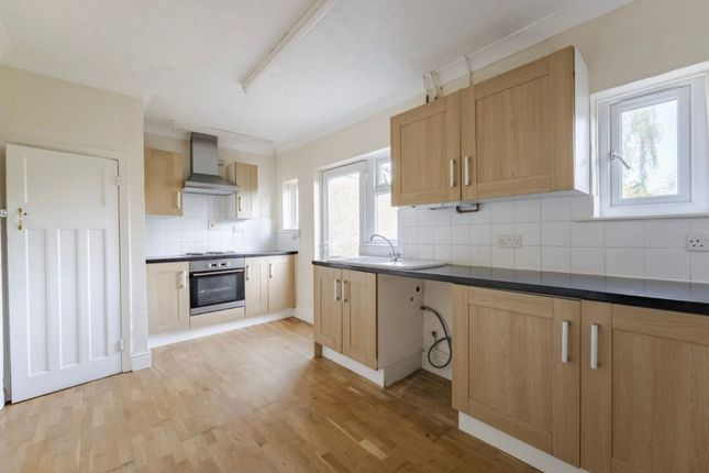 85 Charles Avenue, Norwich photo 3