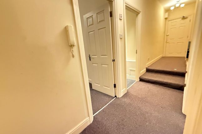 Flat 2,391 Camden Road, London, London photo 5