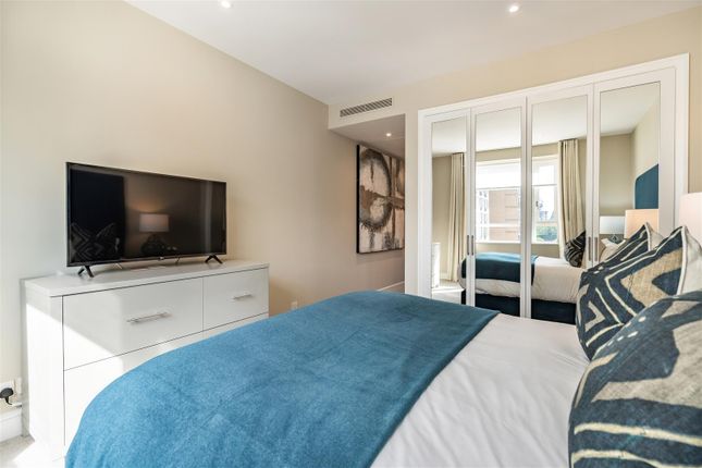 Thumbnail Flat to rent in Westferry Circus, Docklands