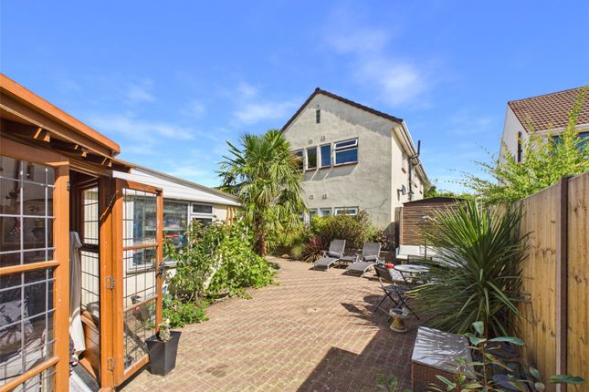 30, Pecked Lane, Cheltenham photo 3
