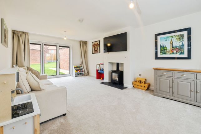 9, Everton Court, Welton photo 2