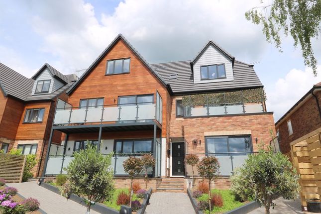 Thumbnail Flat for sale in West Wycombe Road, High Wycombe