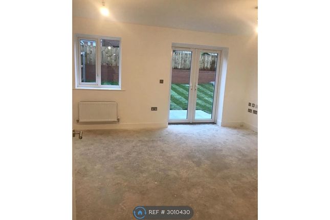 Latrigg Crescent, Middleton, Manchester photo 4