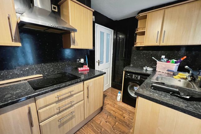14, Airedale Road, Bradford photo 4