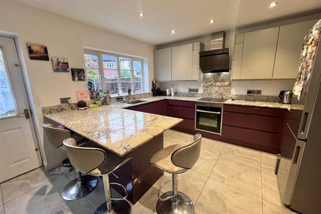 6, Marlott Road, Gillingham photo 3