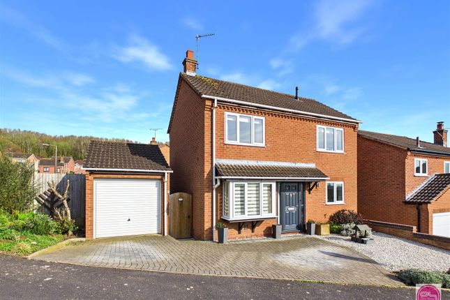 20, Ashbrook, Burton-On-Trent photo 3