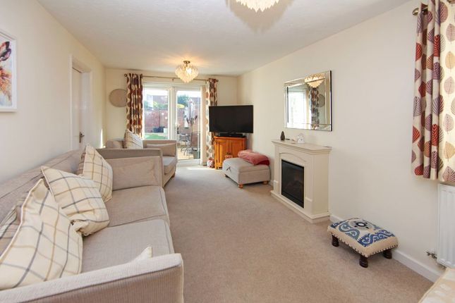 1, Violet Close, Telford photo 4