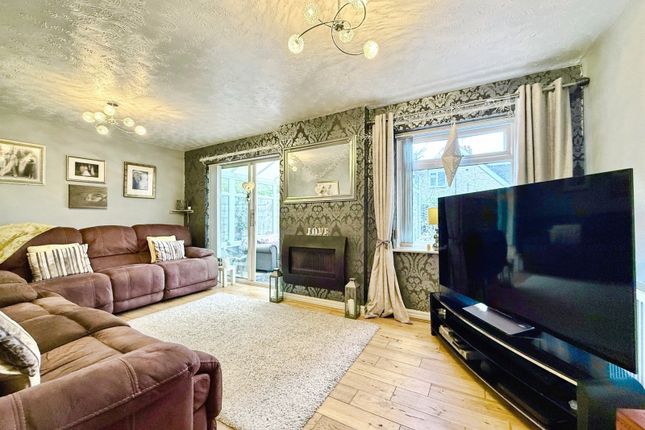 Gibsmere Close, Altrincham photo 3