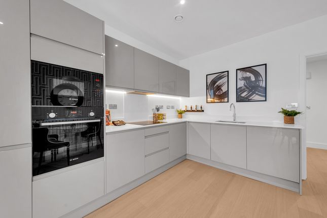 Flat 17 Bookbinder Point, Acton, W3 photo 4
