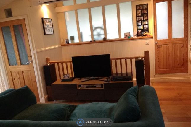 Murre, The Quay Conyer, Sittingbourne photo 4