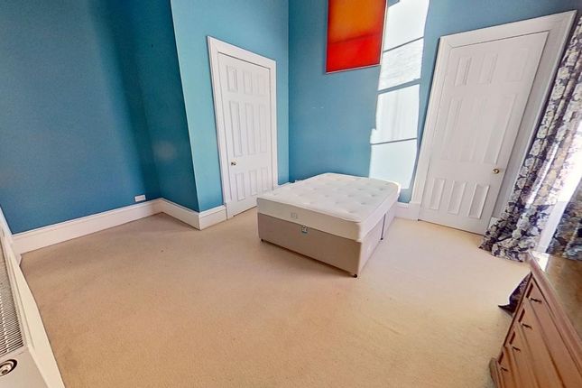 Flat 3, (Or 1/00), 12, Clairmont Gardens, Glasgow photo 5
