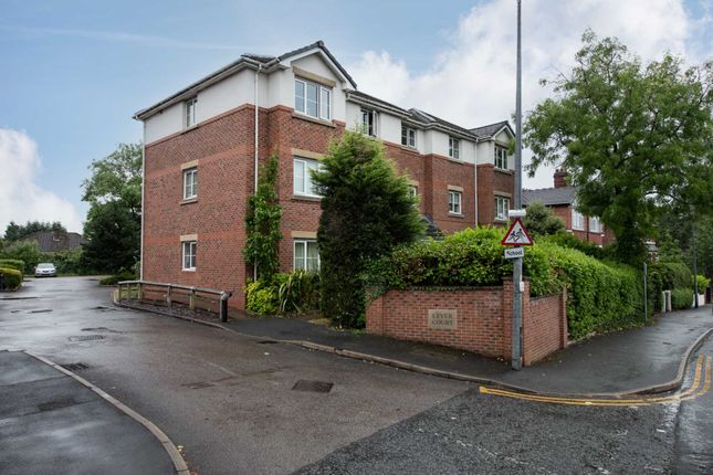 Flat to rent in Lever Court, Salford