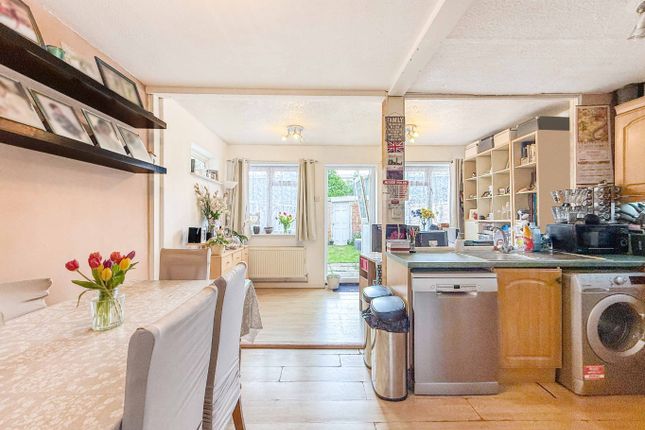 58 Kingsway, Blackwater, Hampshire photo 3