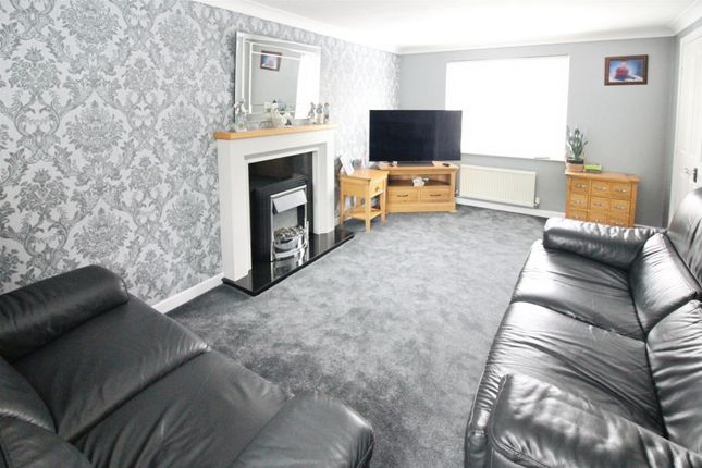 44, Waggon Road, Leeds photo 4