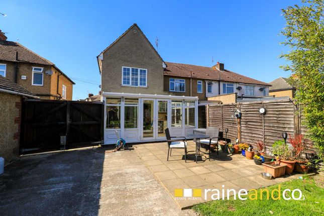 Thumbnail End terrace house for sale in Broad Acres, Hatfield