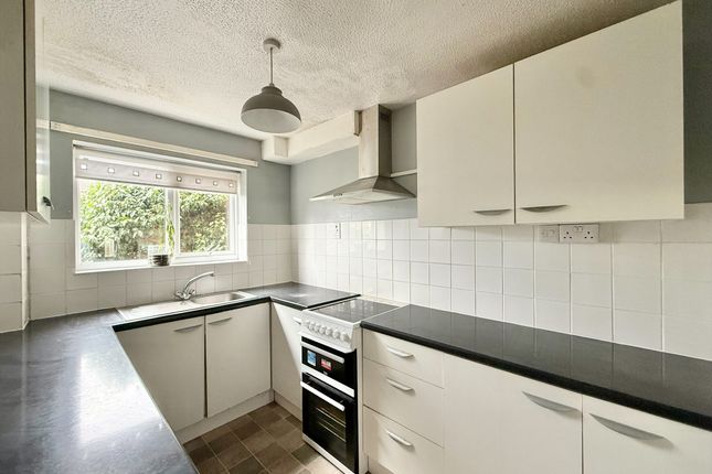 2 Thurne Court, Somerton Road, Great Yarmouth photo 3