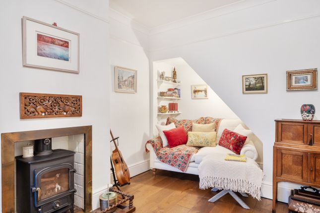 42 Church Road, Watford photo 4