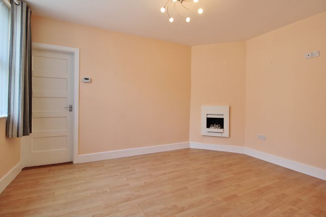 16, Merton Crescent, Portchester photo 4