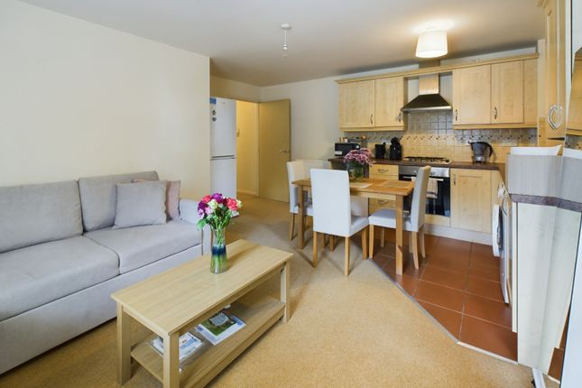 53, Caxton Court, Burton-On-Trent photo 3
