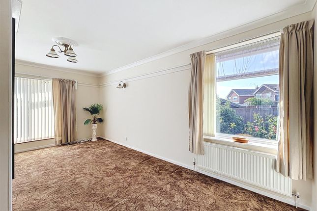 10, Derwent Close, Hornsea photo 4