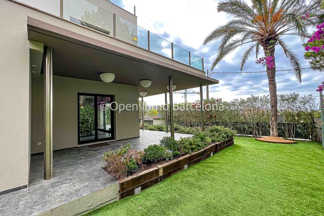 Villa for sale in Street Name Upon Request, Sitges, Es