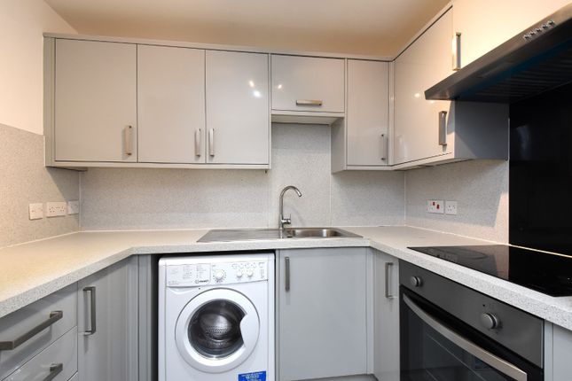 11 Hanson Close, Beckenham, Kent photo 4