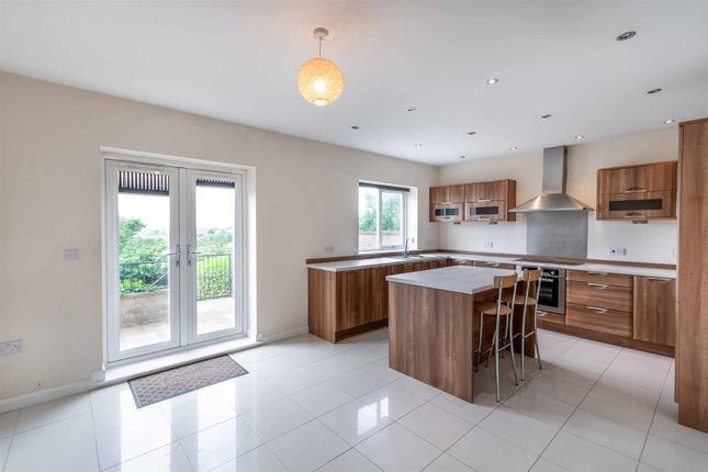4, Greaves Sike Lane, Rotherham photo 2