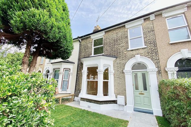 3-bed house on London, £2,650/mo