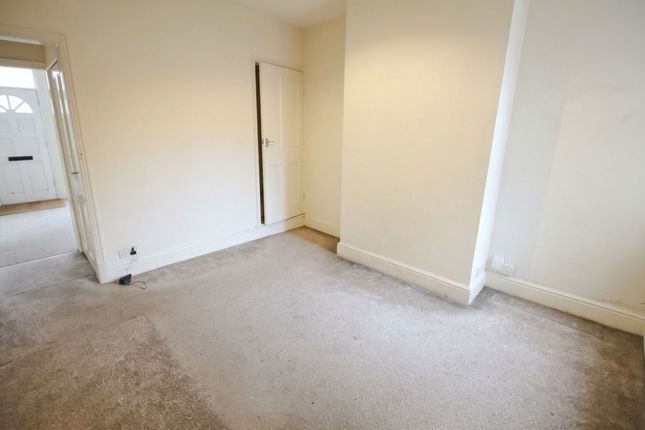 16 Wolverton Road, Leicester photo 4