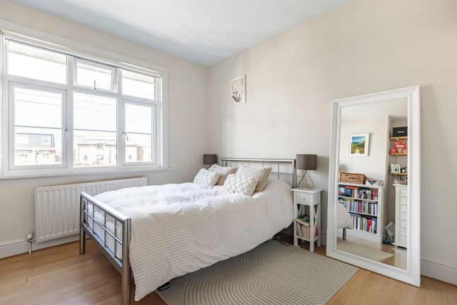 10, Strickland Row, London photo 2