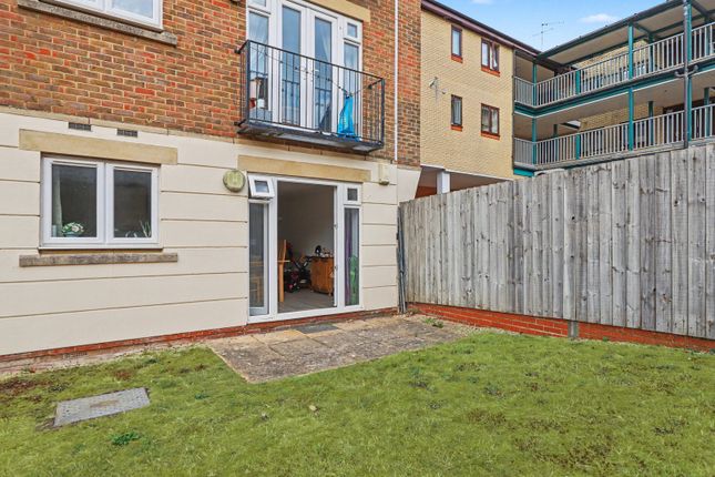 Flat  Standon Court, New High Street, Headington photo 4