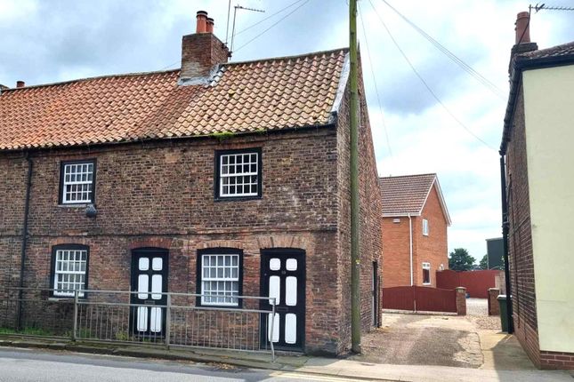 Thumbnail Cottage for sale in High Street, Rawcliffe, Goole