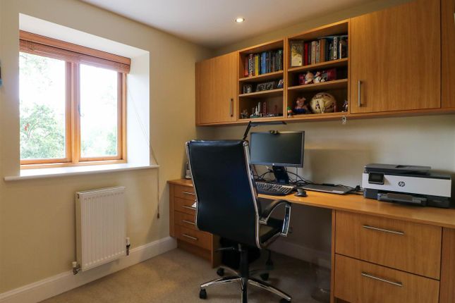 Detached house to rent in Middleton Road, Streetly, Sutton Coldfield